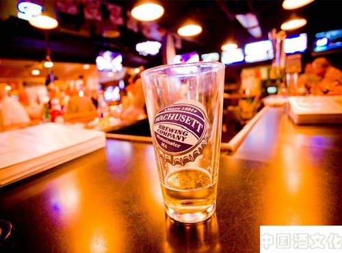 时尚、青春的酒吧文化起源_酒史文化