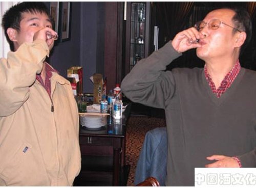 得意尽欢杯盏间_酒史文化