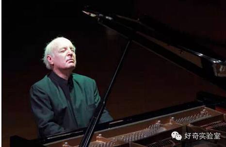 钢琴盲变身艺术大师