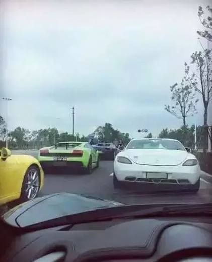 春节朋友圈装逼必备图 附文案