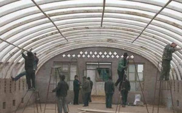 大棚养鸭时通风换气口的设置_养鸭