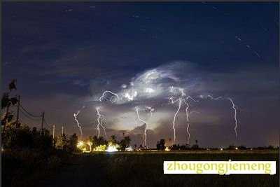 梦见雷电