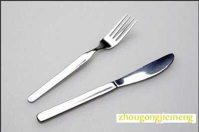 梦见刀叉与三叉戟