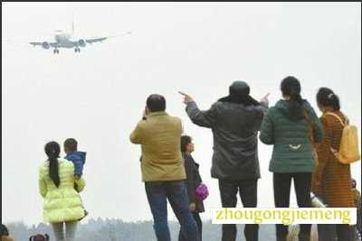 梦见抬头看飞机