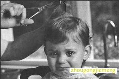 梦见给人剪头发