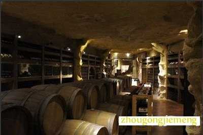 梦见储藏室 储物间